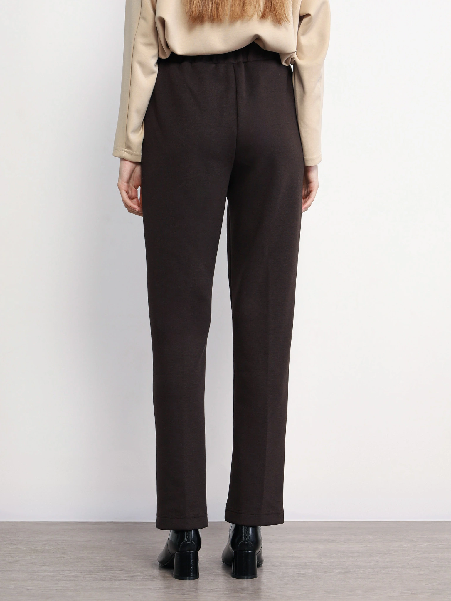 Брюки трикотажные темно-коричневого цвета с эластичным поясом